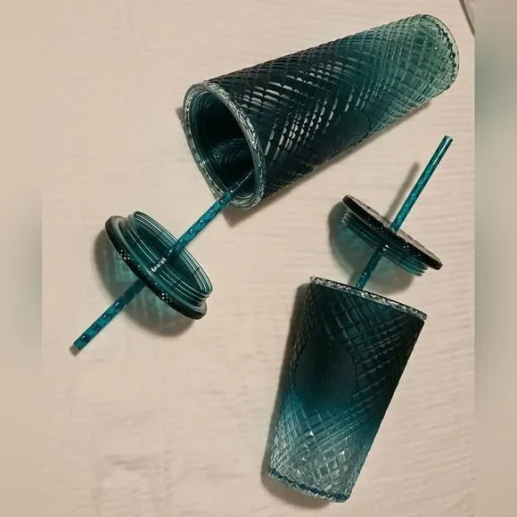 NWT Starbucks blue/green Ombre Tumbler Cold Cup Venti 24oz Summer 2022 -  threedaughtersproperties.com
